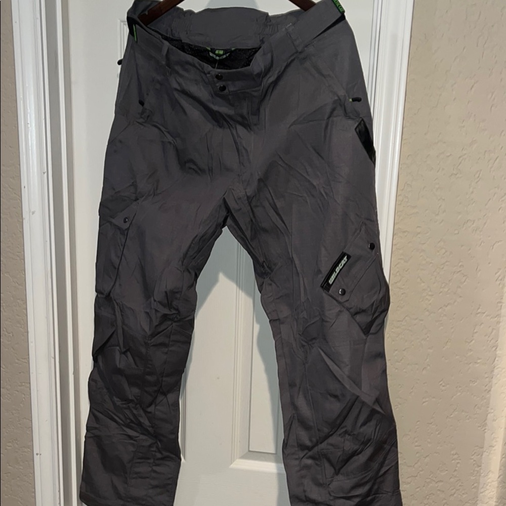 Arctic Cat Men's Wildcat pants in charcoal color. Gray Cargo Pants